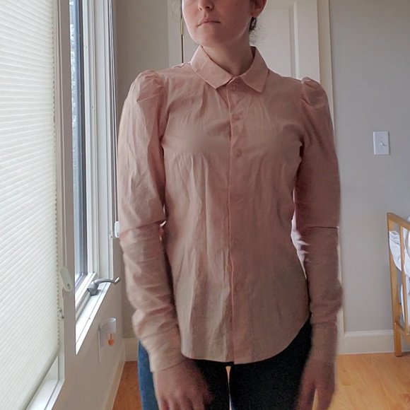 H&M Tops - Baby Pink Puffed Sleeves Fitted Button-up Top